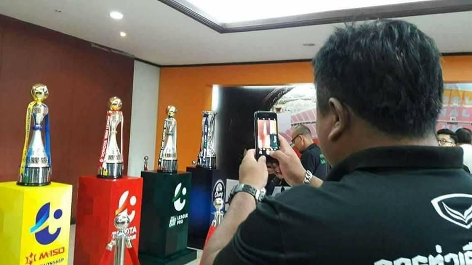 จเด็จ มีลาภ