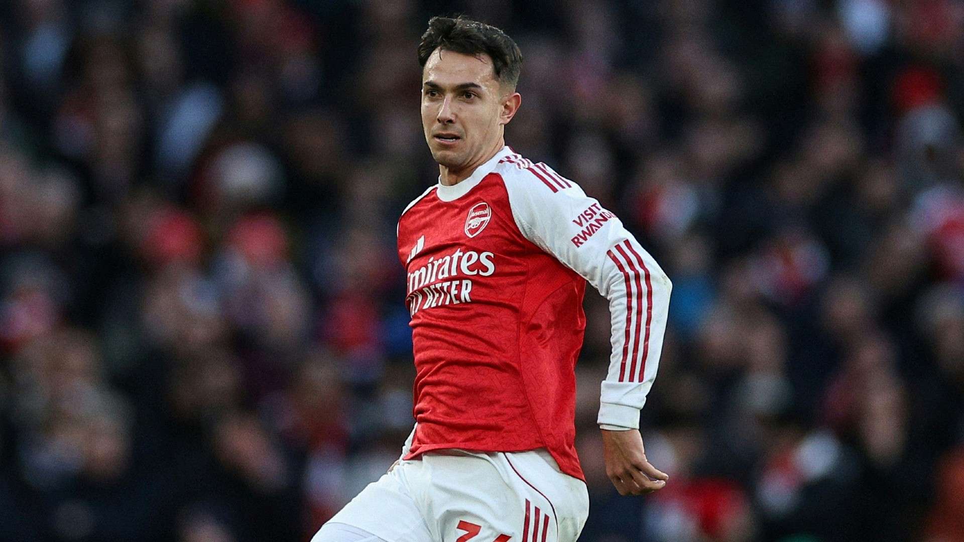 Arsenal's Spanish defender #36 Martin Zubimendi passes the ball