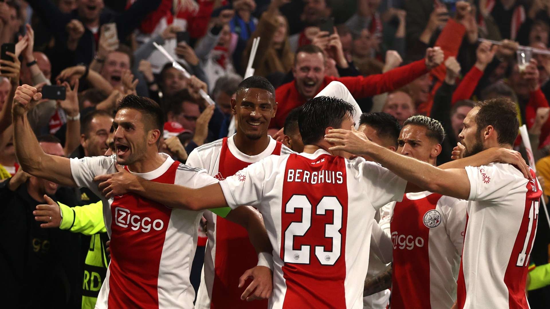 Ajax celebrate 2021-22