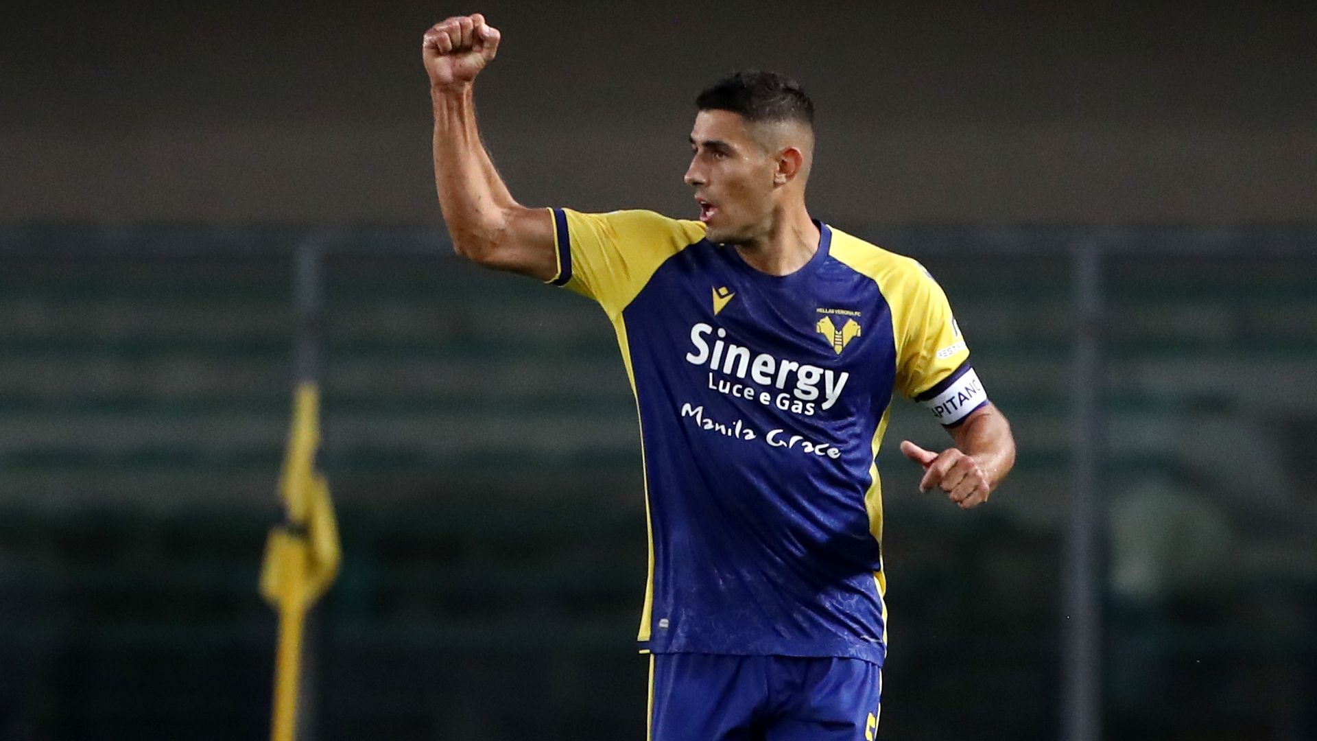 Faraoni Verona Roma celebrating Serie A