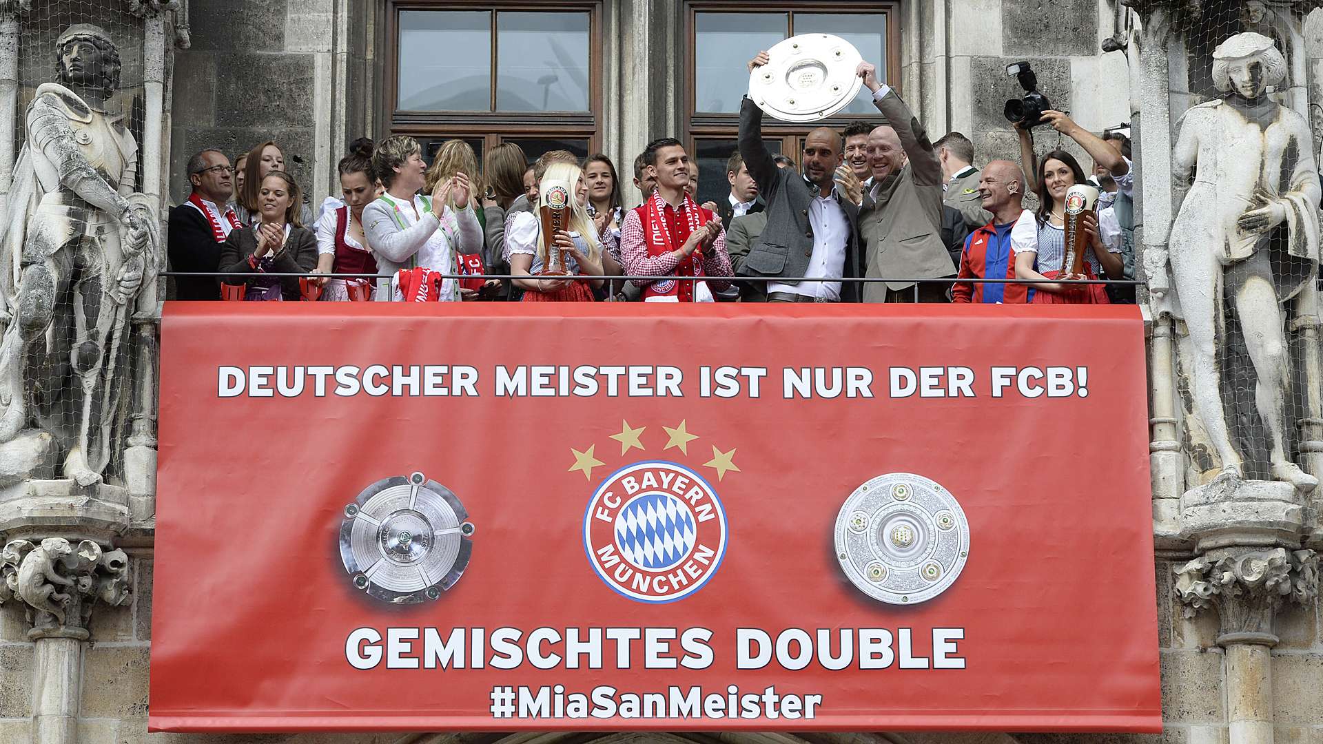 Pep Guardiola Matthias Sammer FC Bayern Meisterfeier Marienplatz 05242015