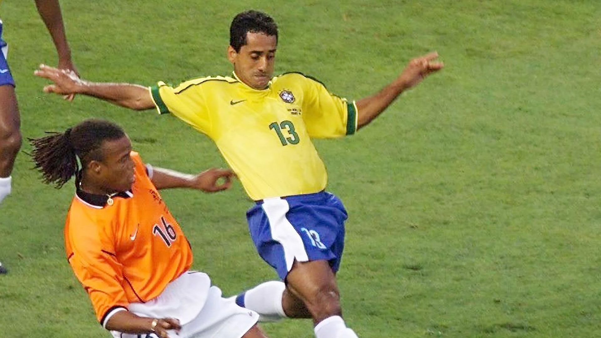 【開封済み】soccerwe   ブラジル代表 フランスW杯出場の元ブラジル代表DFが急死 | Goal.com 日本