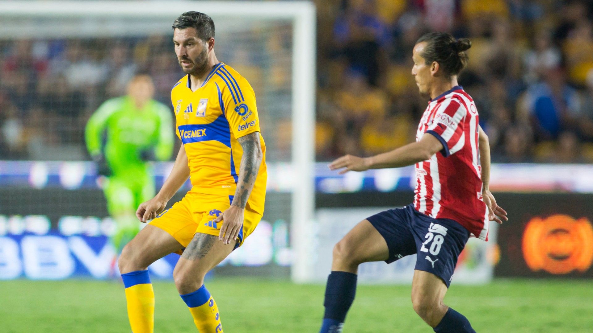 André-Pierre Gignac Rubén González Tigres Chivas Apertura 2024