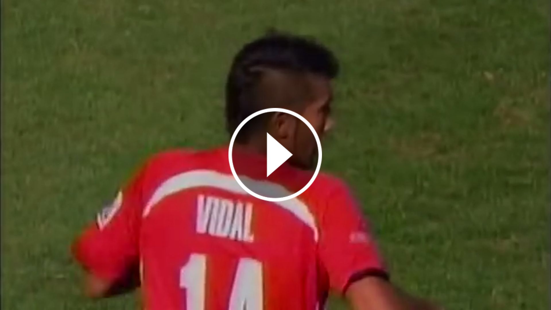 play gol Arturo Vidal. Chile 1-0 Portugal Sub 20 2007