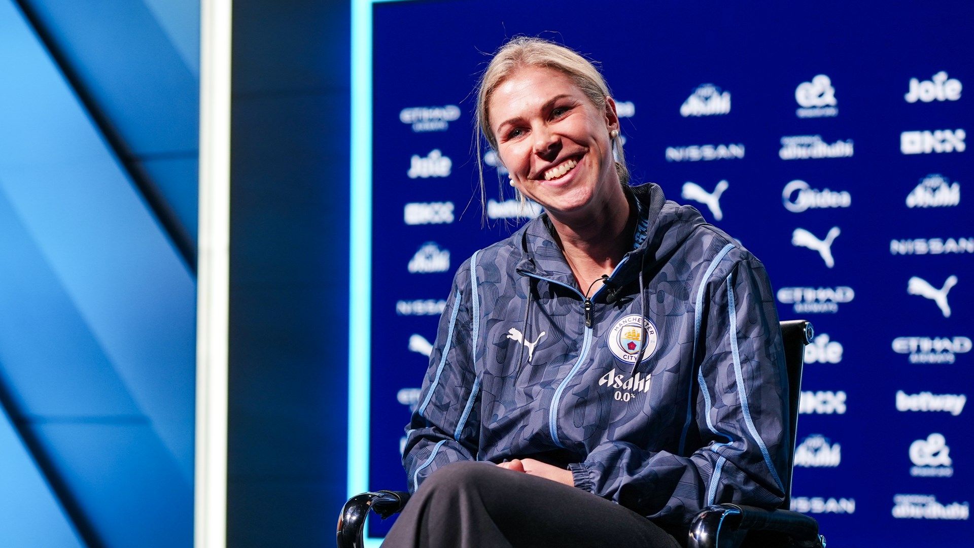 Rebecca Knaak Man City Women signing