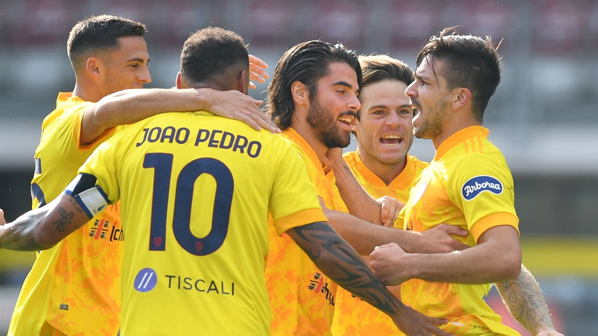 Cagliari celebrating Serie A