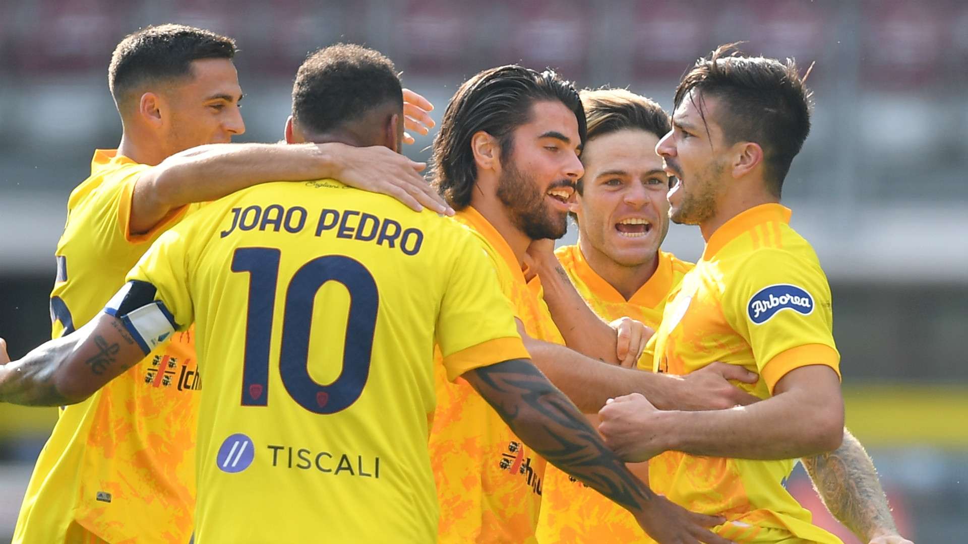 Cagliari celebrating Serie A