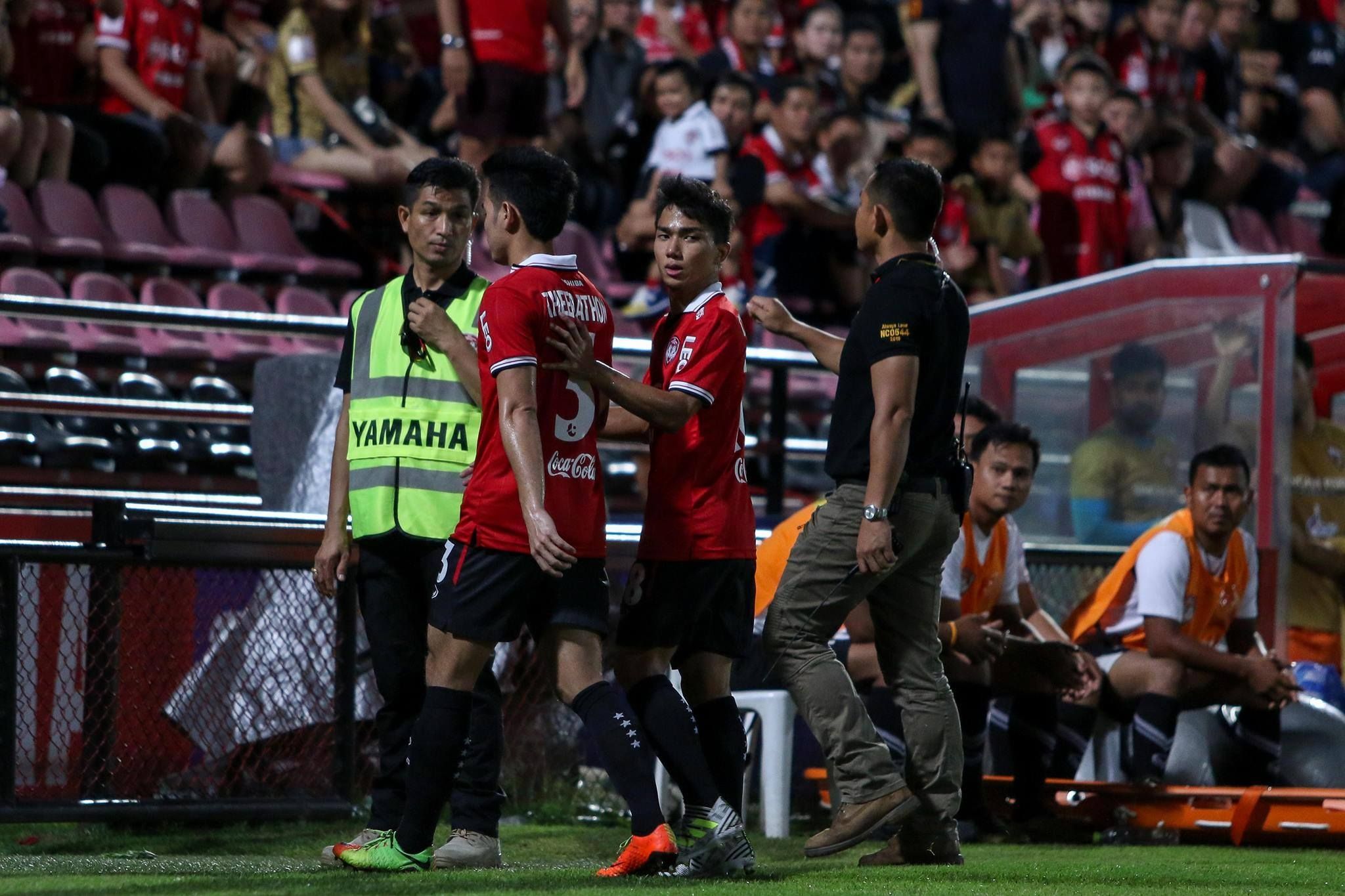 IN PICTURES : ส่ง ชนาธิป ลุยเจลีก