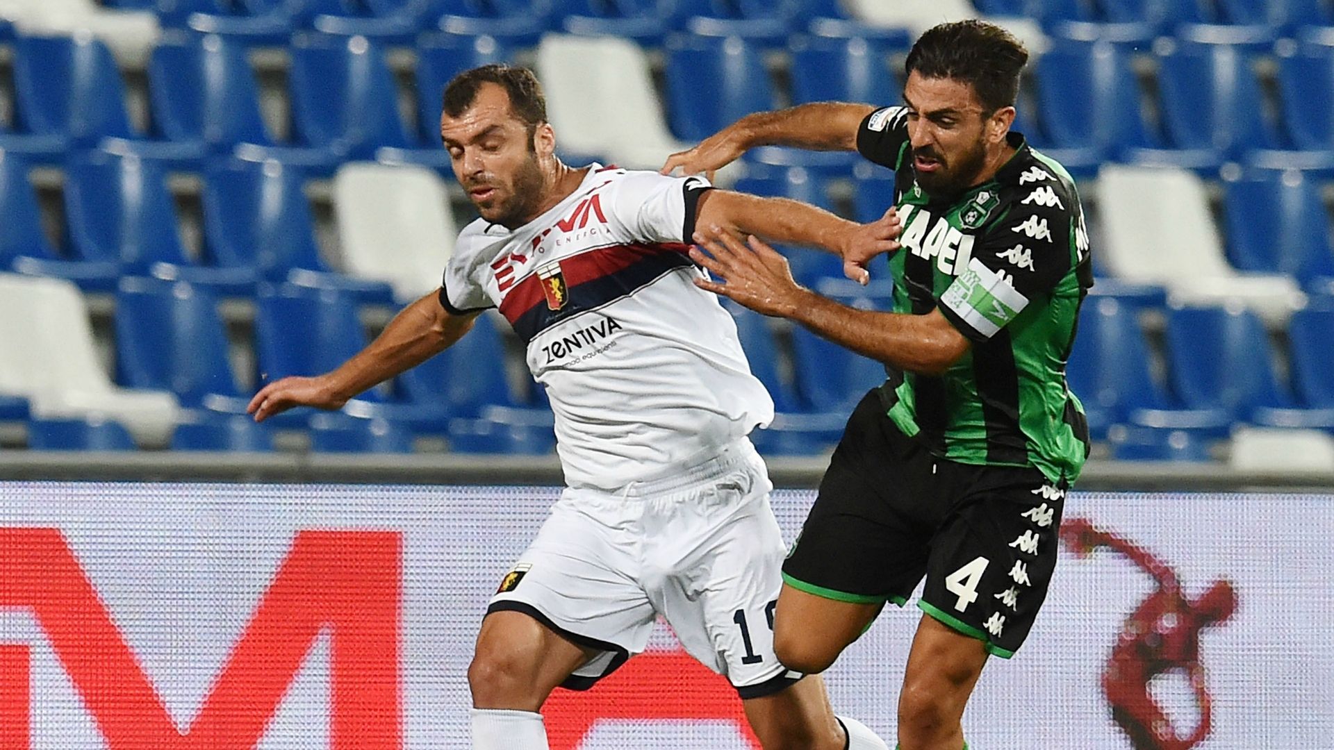 Goran Pandev Francesco Magnanelli Sassuolo Genoa Serie A 08202017