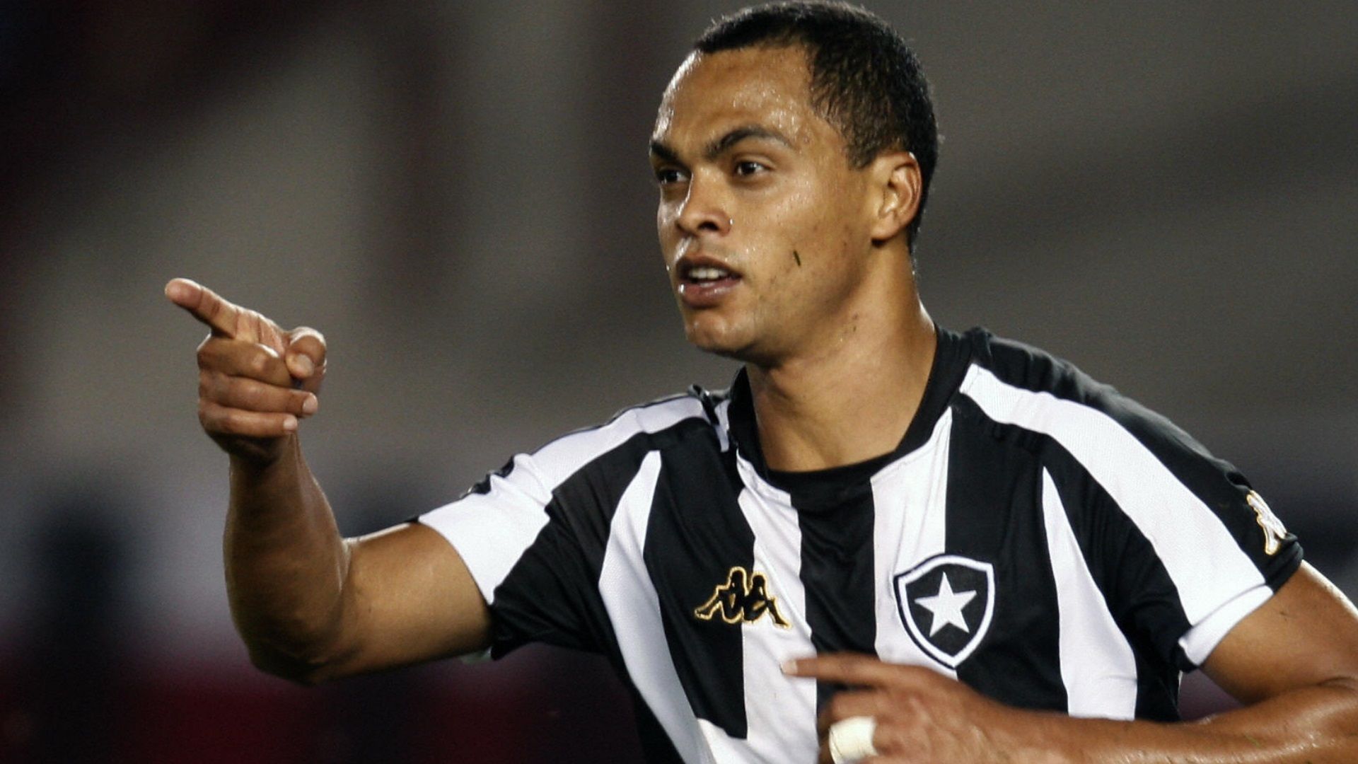 Dodô, ídolo e artilheiro do Botafogo, em ação durante 2007