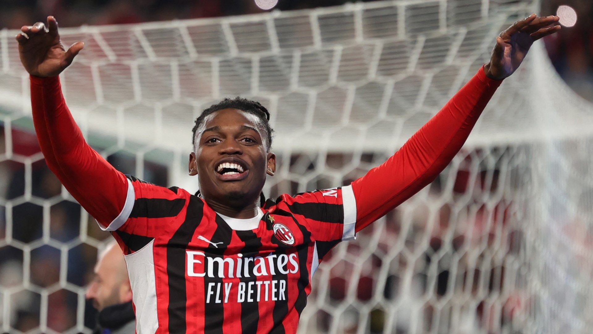 Rafael Leao Lagi Asyik Negosiasi Dengan Bayern Munich, Liverpool ‘Serobot’ Transfer Winger AC Milan Itu