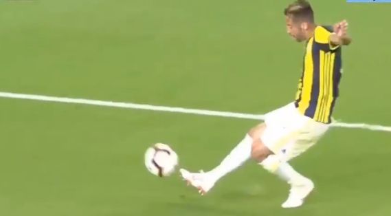 210718 Mauricio Isla Fenerbahce Feyenoord