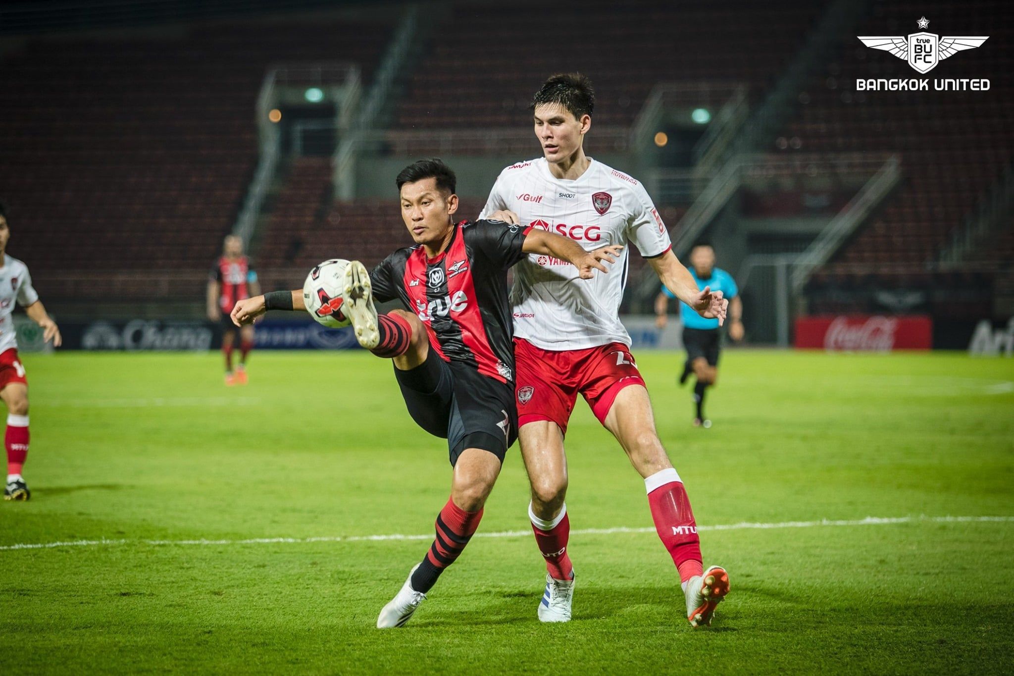 บียู - เมืองทอง