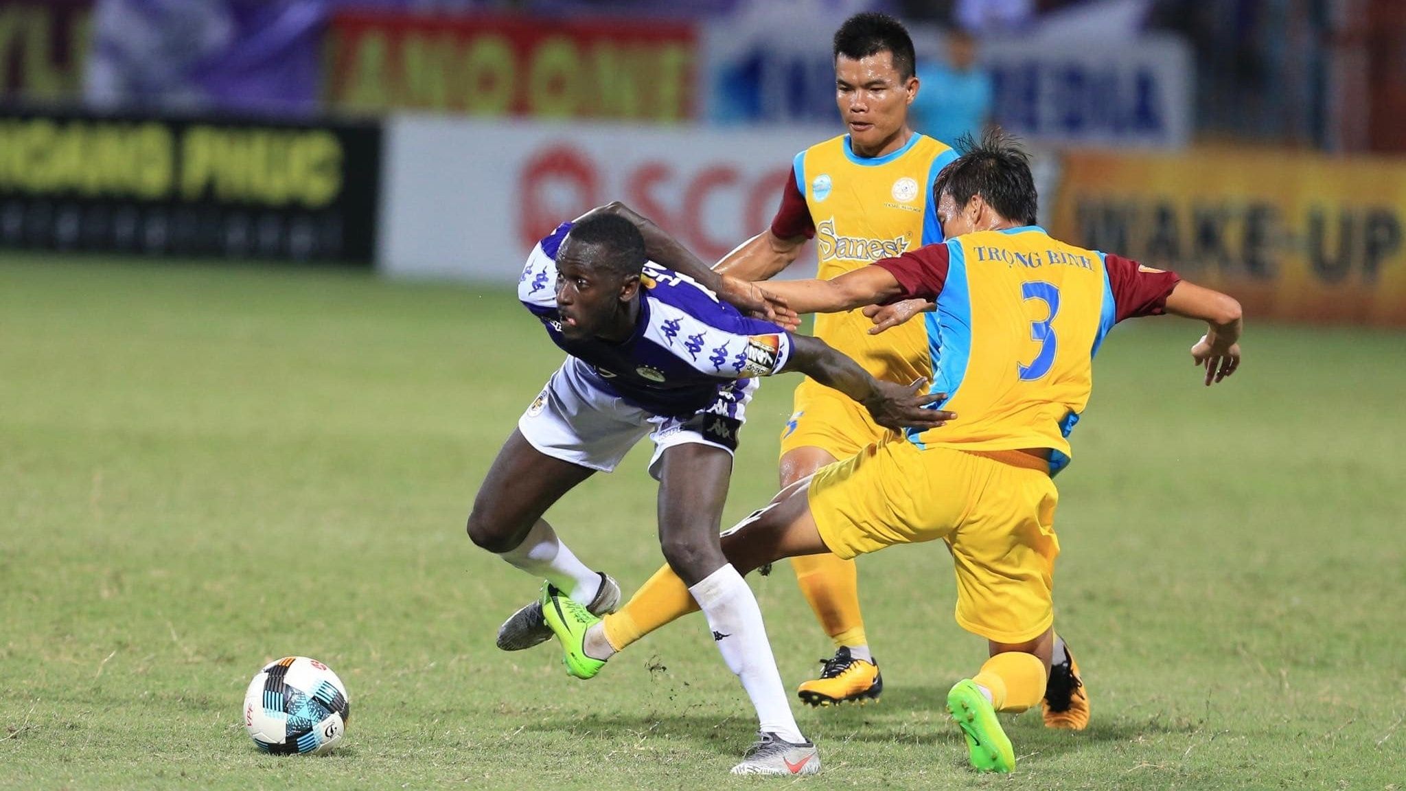 Papa Ibou Kebe vs Tran Trong Binh - Nguyen Minh Huy Ha Noi FC vs Sanna Khanh Hoa BVN Round 15 V.League 2019