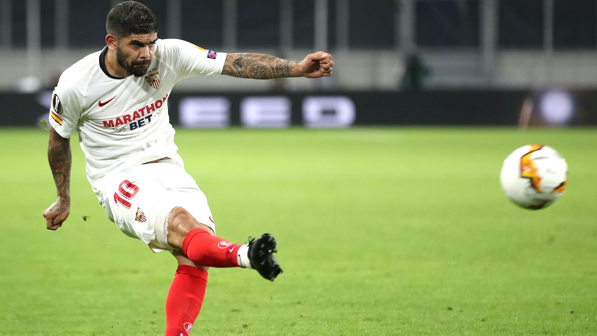 Banega Sevilla Wolverhampton Europa League