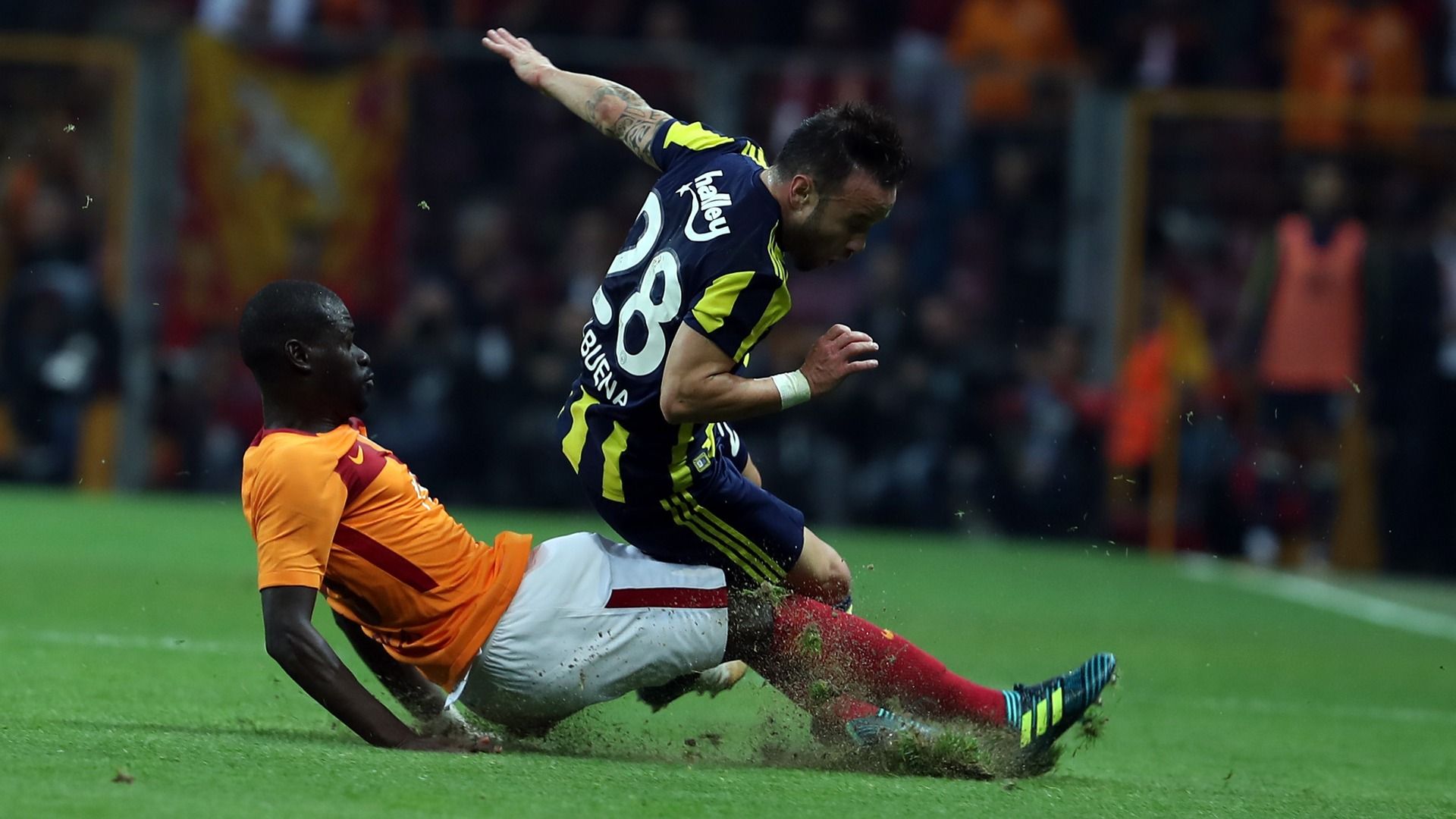 Mathieu Valbuena Mariano Galatasaray Fenerbahce