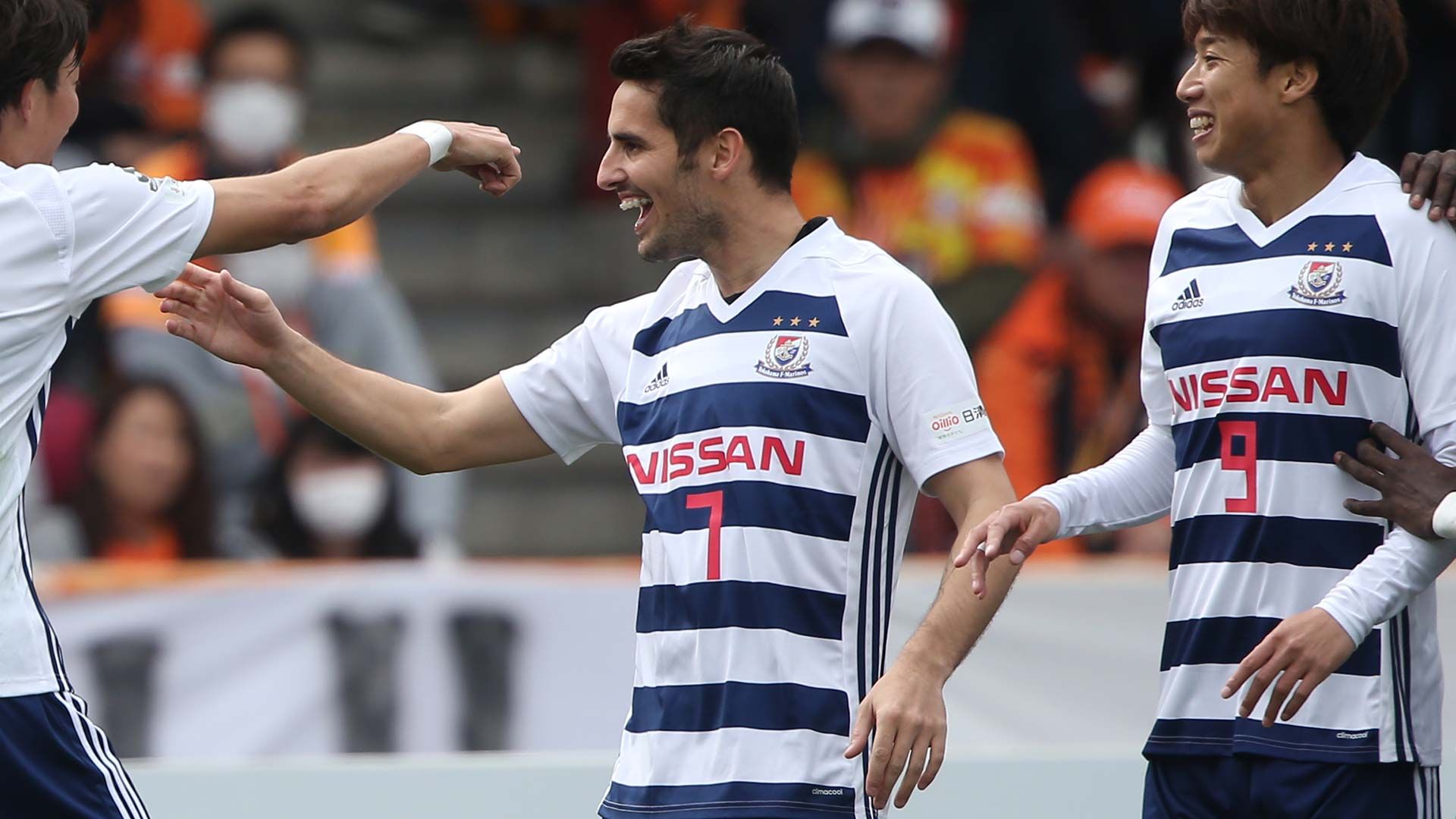 2018-03-31-marinos-Hugo_Vieira