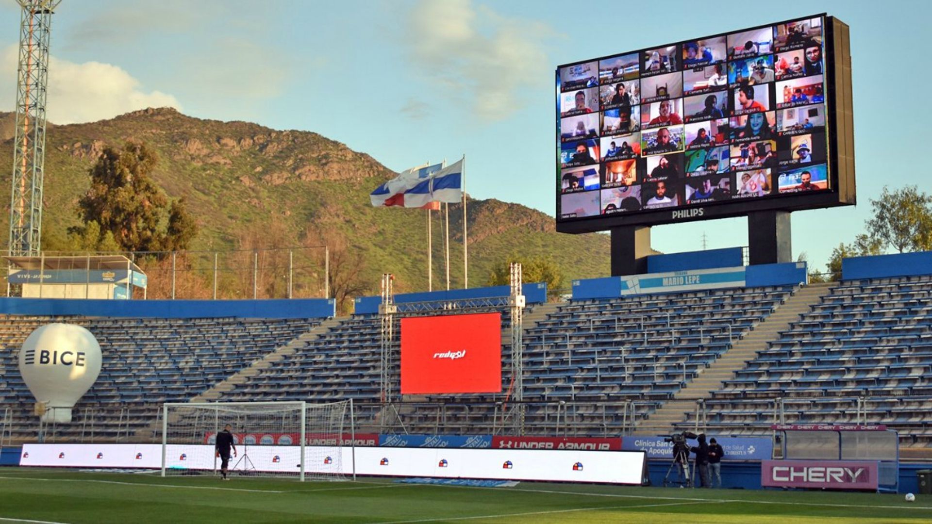 Universidad Católica - Hinchada "virtual"