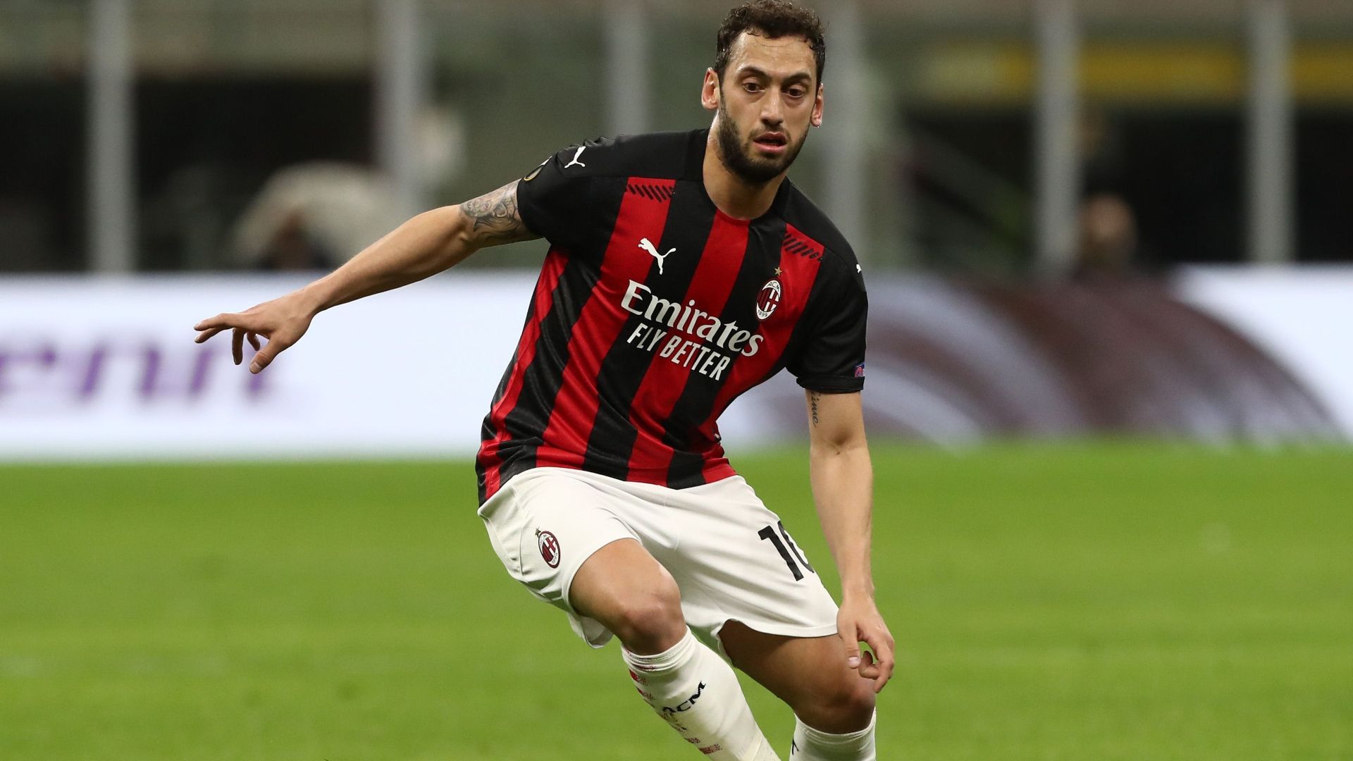 Calhanoglu Milan Manchester United 2021