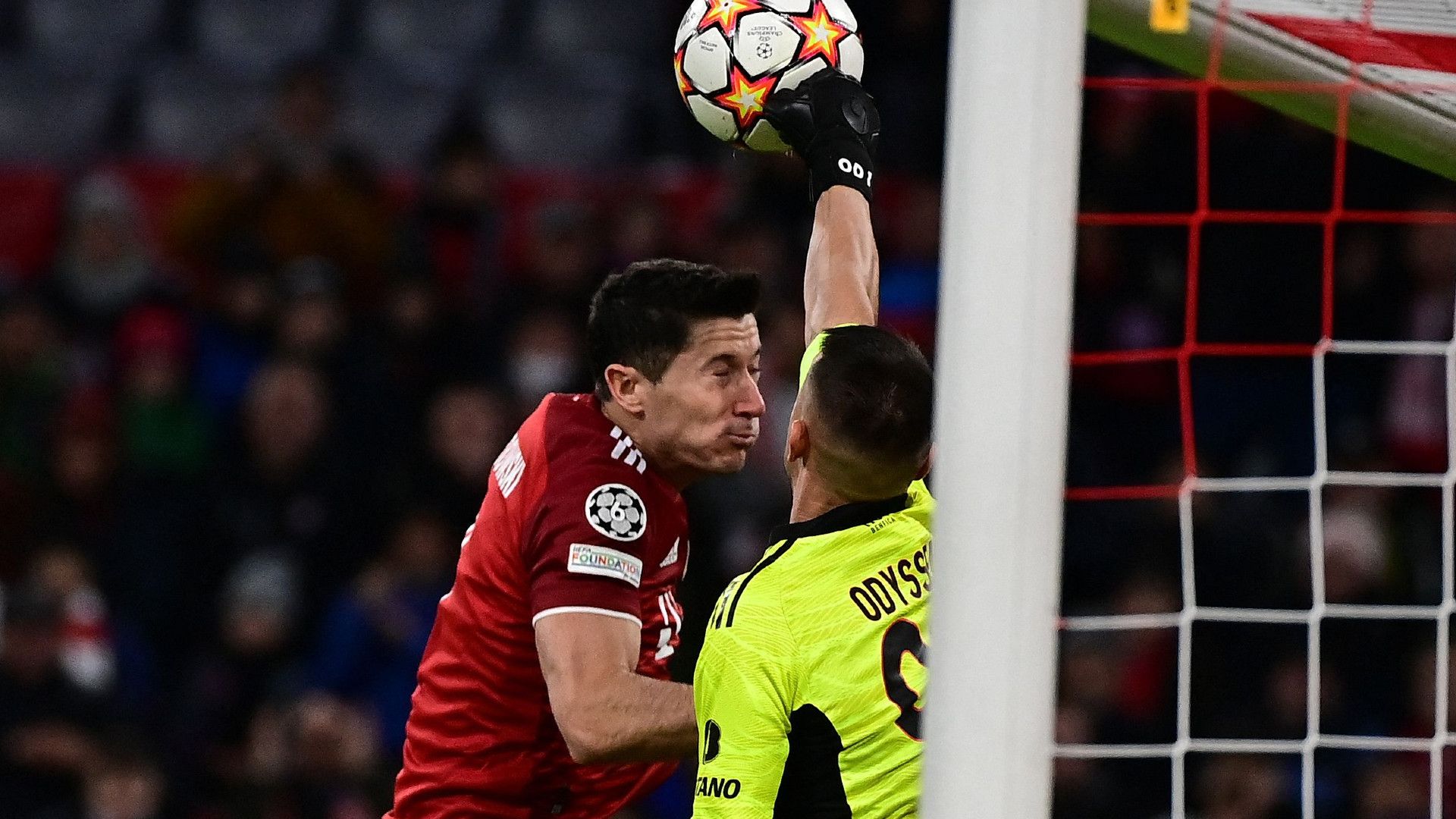 ROBERT LEWANDOWSKI BAYERN MÜNCHEN CHAMPIONS LEAGUE 02112021