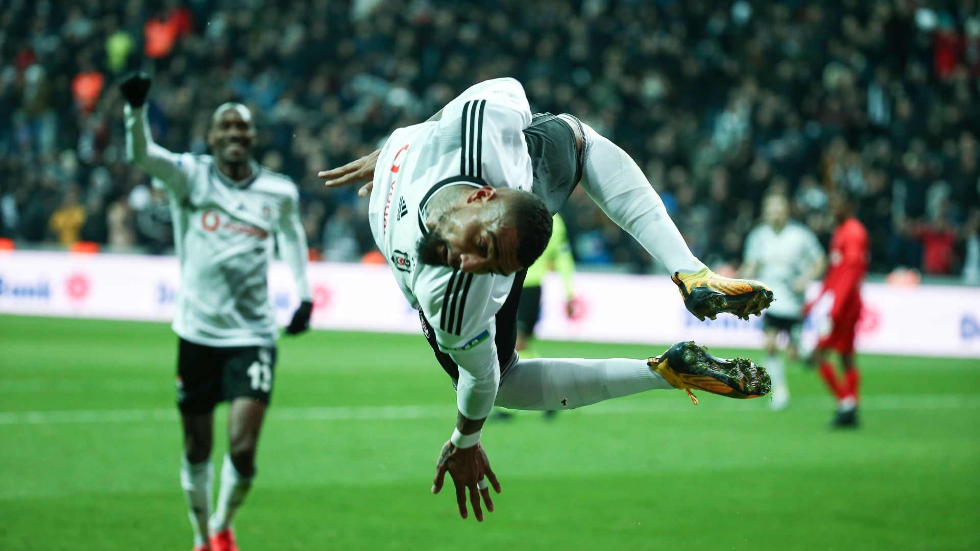kevin prince boateng goal celebration besiktas 08022020