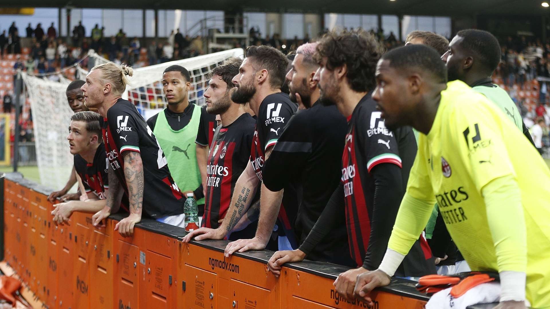 Milan confronto tifosi