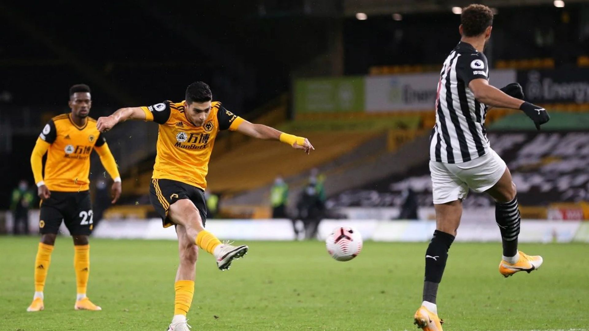 Raúl Jiménez Wolves vs Newcastle