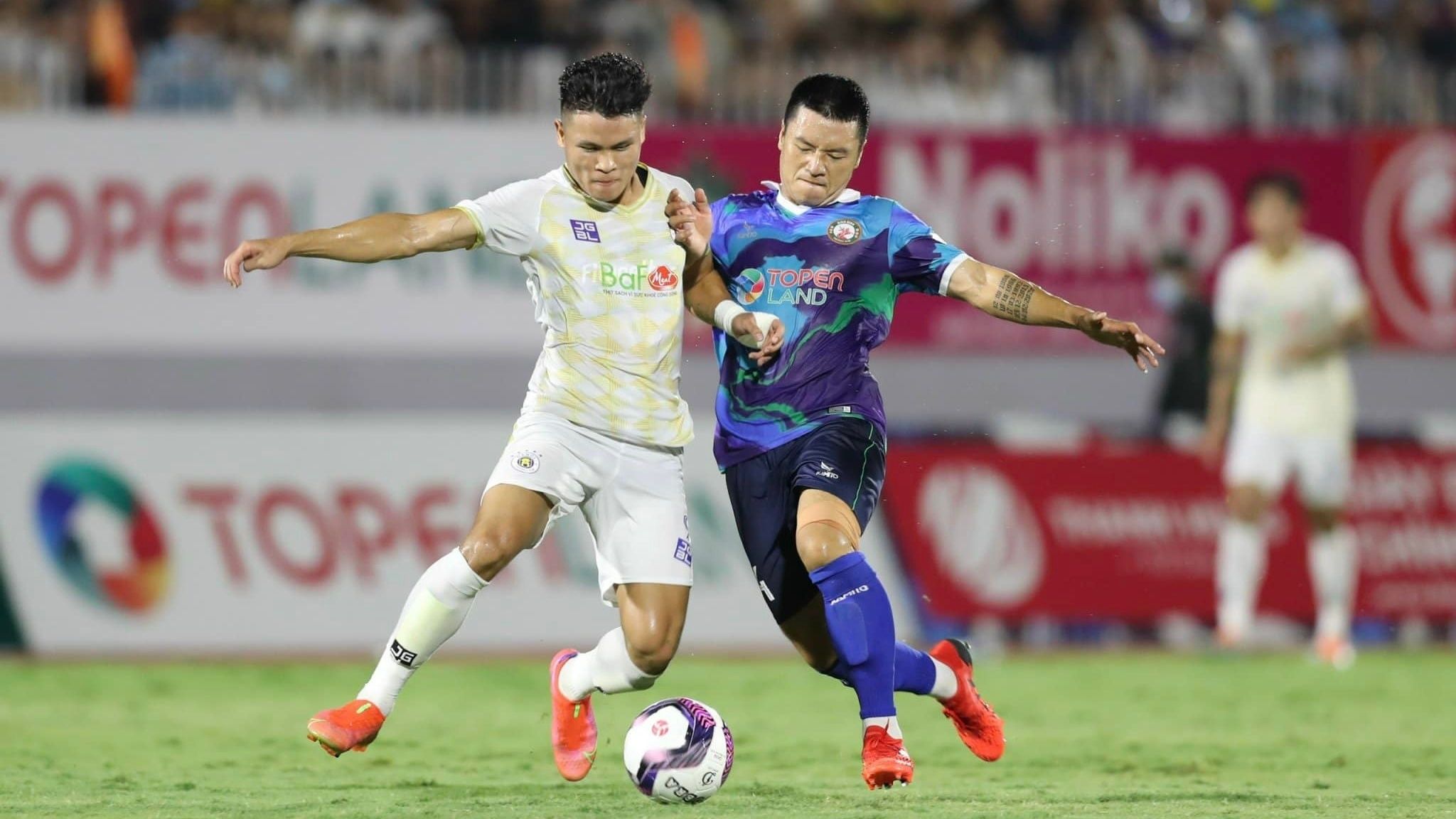 Pham Tuan Hai Do Van Thuan Ha Noi FC Topenland Binh Dinh V.League 2022 Round 10