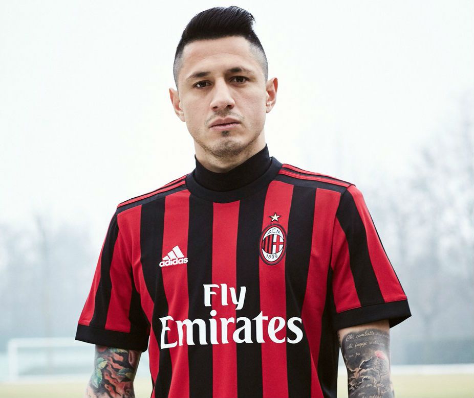 Maillot AC MIlan 20172018 credit AC Milan
