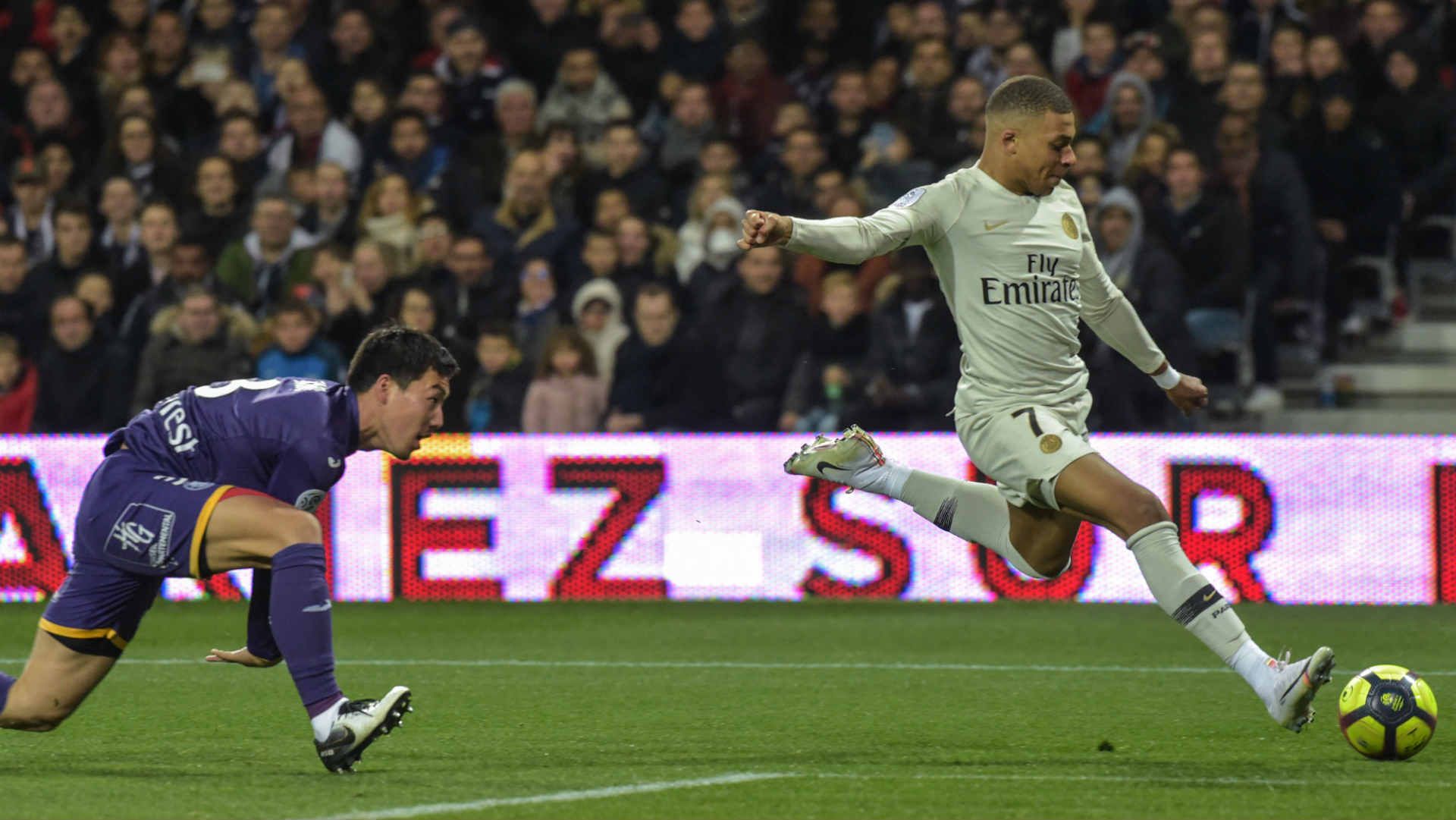 2019-05-28-mbappe-shoji