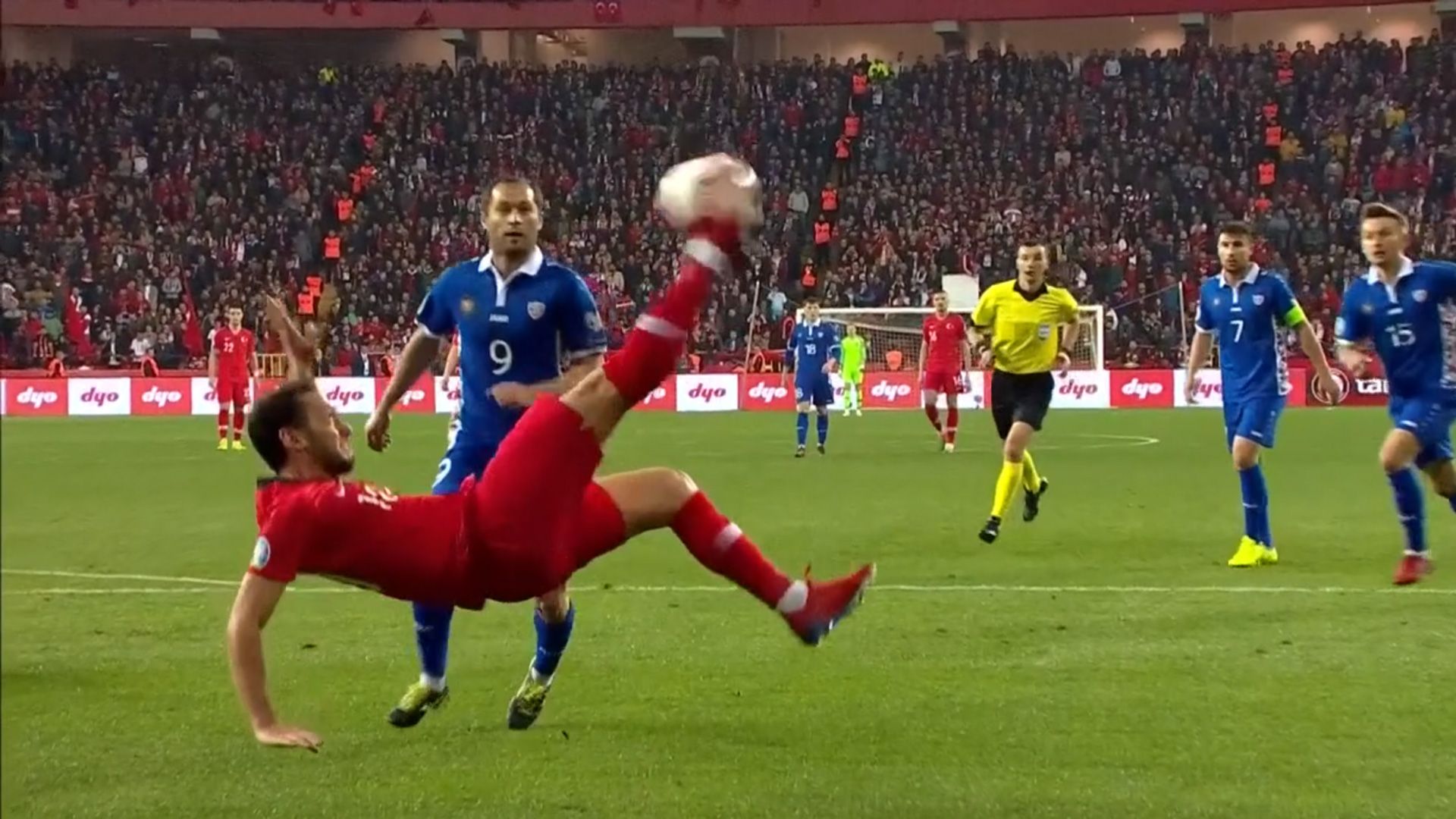 Hakan Calhanoglu Turkey Moldavia