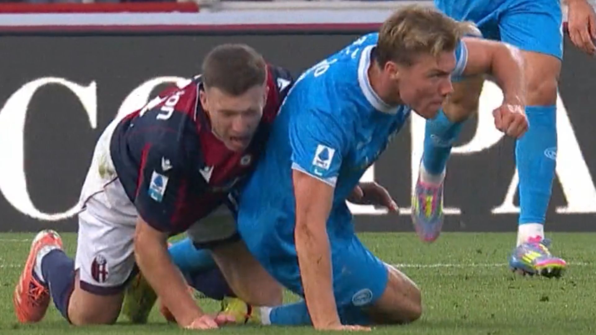 Hojlund reazione Ferguson Bologna Napoli