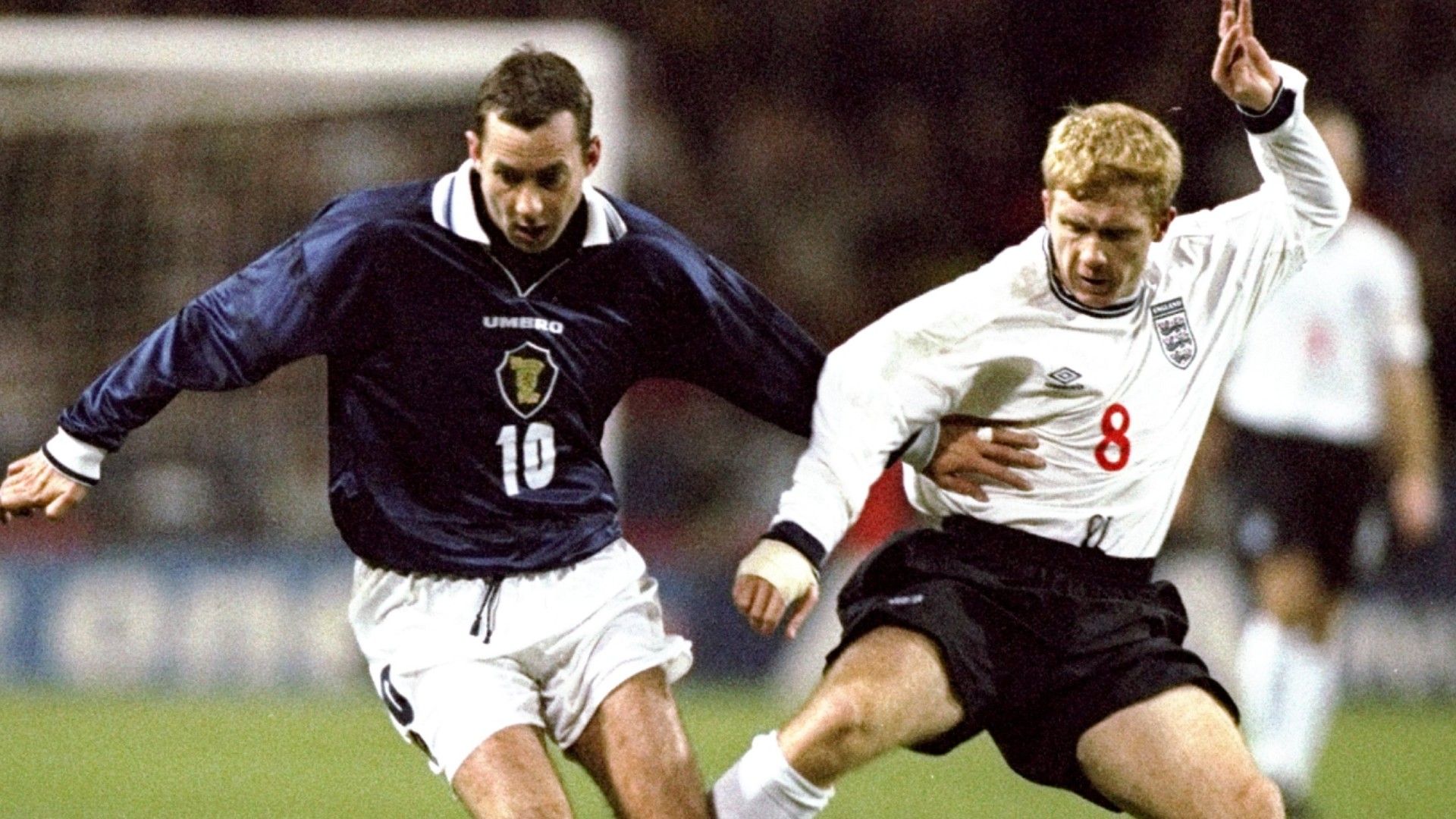 England Scotland Don Hutchison Paul Scholes 1999