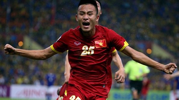 Võ Huy Toàn. Võ Huy Toàn chia tay SHB Đà Nẵng. SHB Đà Nẵng. Chuyển nhượng. Chuyển nhượng V.League. Đội tuyển Việt Nam. Vòng loại World Cup 2022 khu vực châu Á. Lịch thi đấu đội tuyển Việt Nam. Kết quả bóng đá. Trực tiếp bóng đá. Trực tiếp bóng đá hôm nay. Xem bong da. Bong da. Bóng đá. Bóng đá Việt Nam.