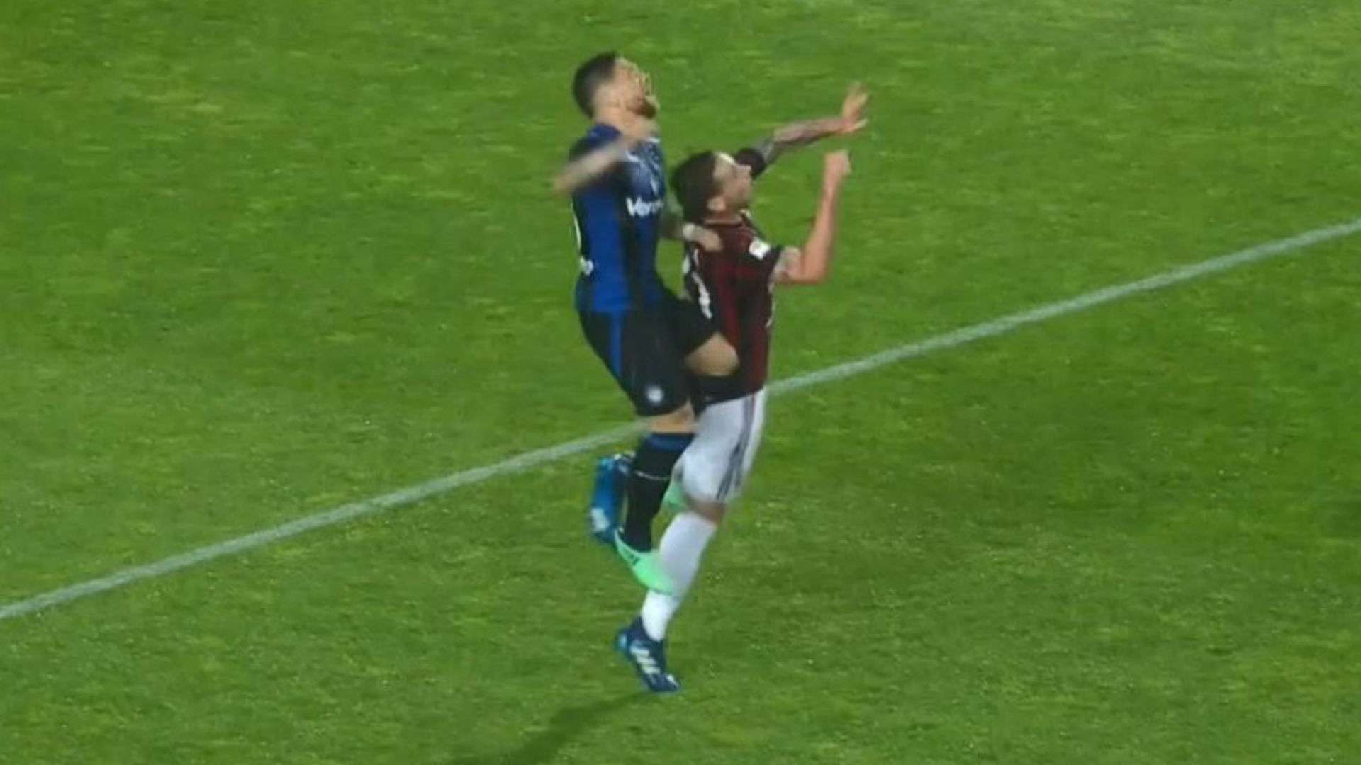 CAPTURA Papu Gomez Lucas Biglia Atalanta Milan 13052018