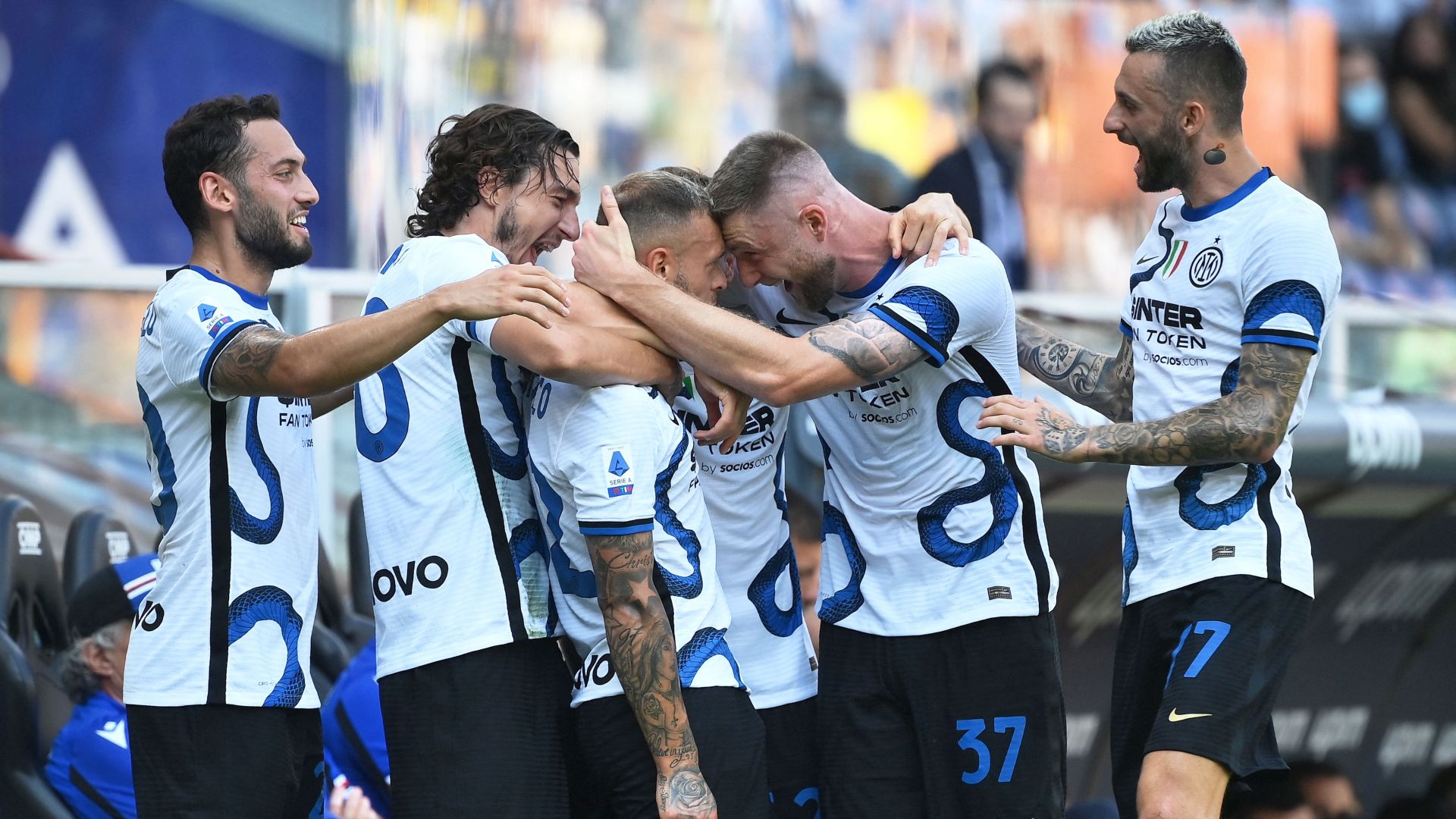 Dimarco celebrating Inter