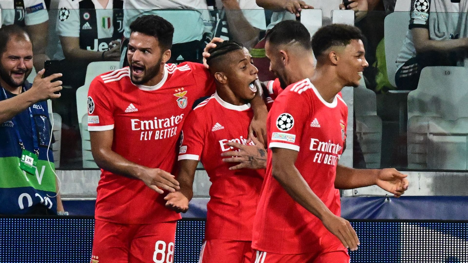 Benfica celebrating Juventus Champions League