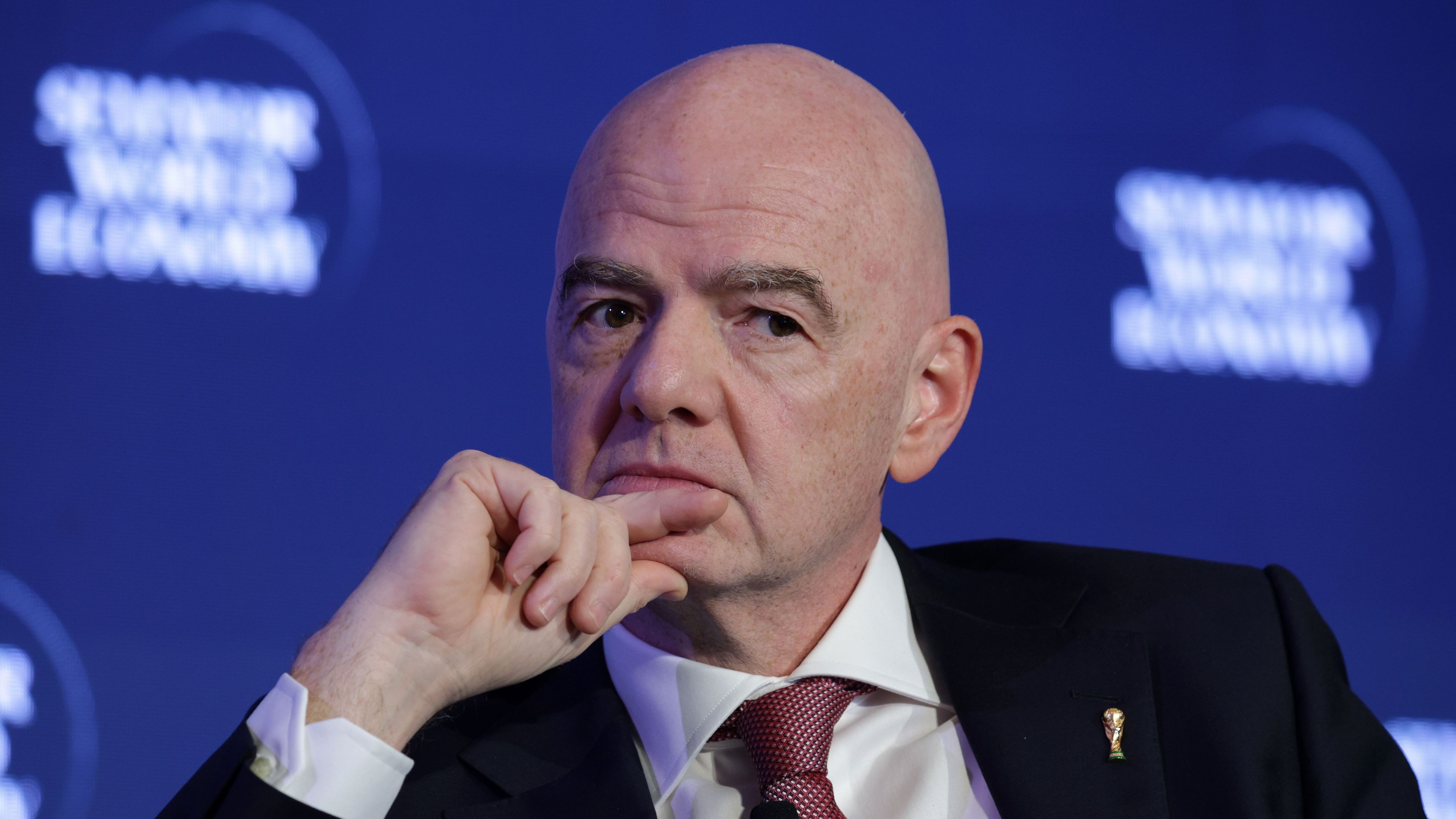Un nouveau coup de poignard frappe le cœur de la FIFA et Infantino