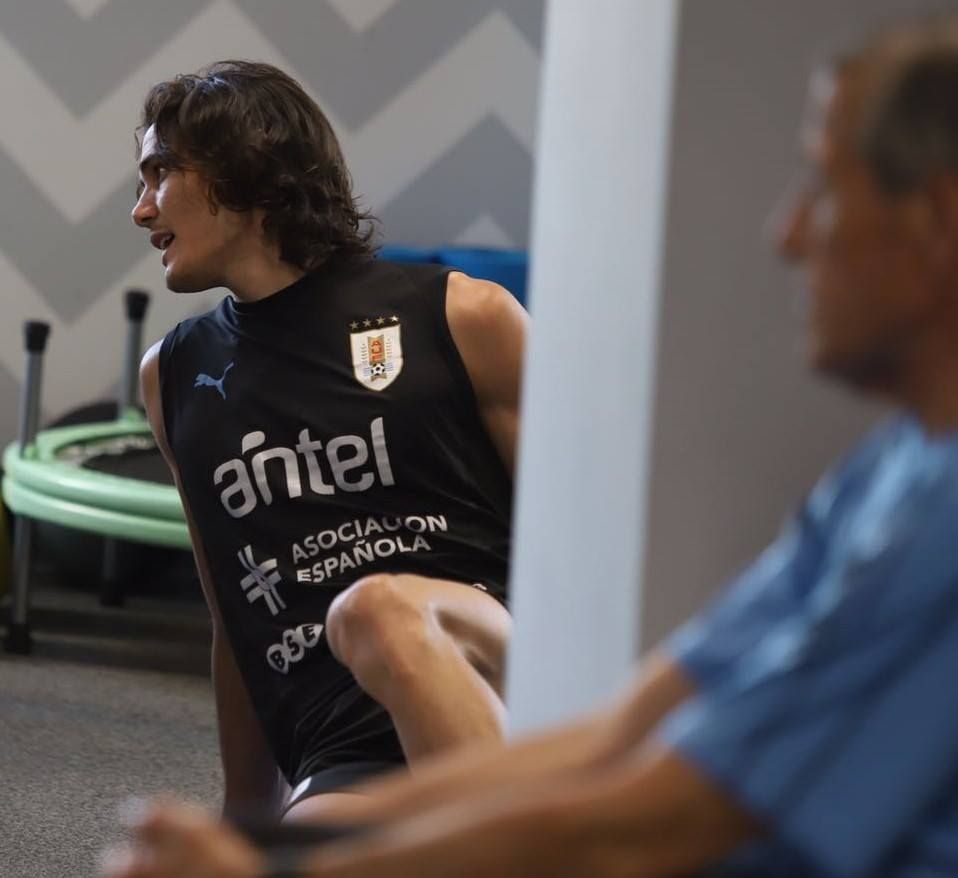 Cavani treino uruguai