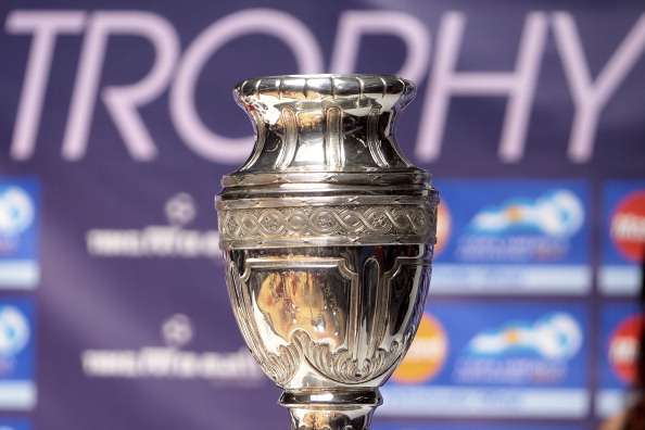 El trofeo de la Copa América.