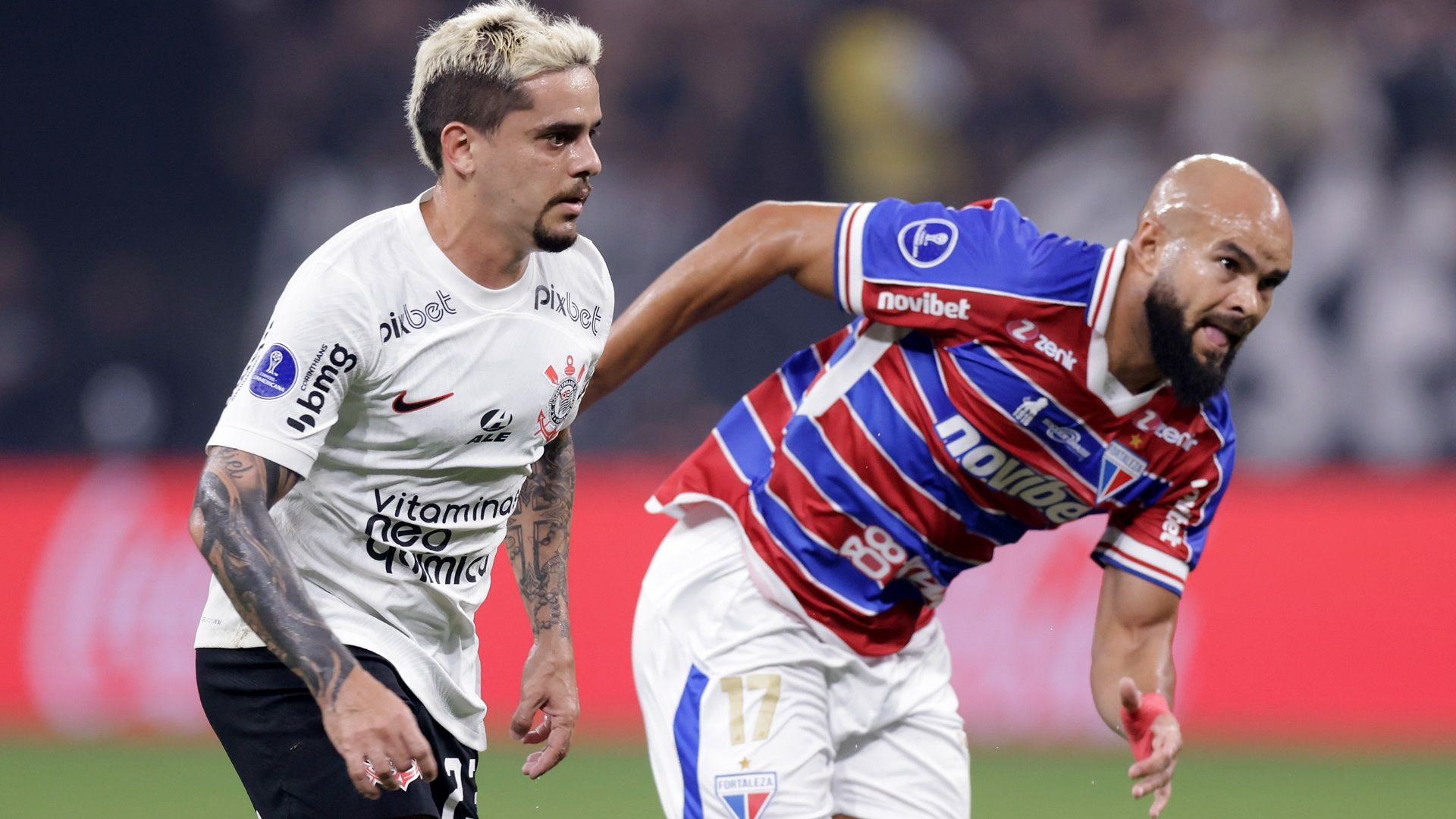Fagner e Zé Welison, no Corinthians x Fortaleza pela Copa Sul-Americana 2023