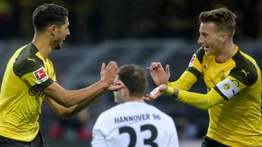 ACHRAF HAKIMI MARCO REUS BORUSSIA DORTMUND GERMAN BUNDESLIGA 26012019