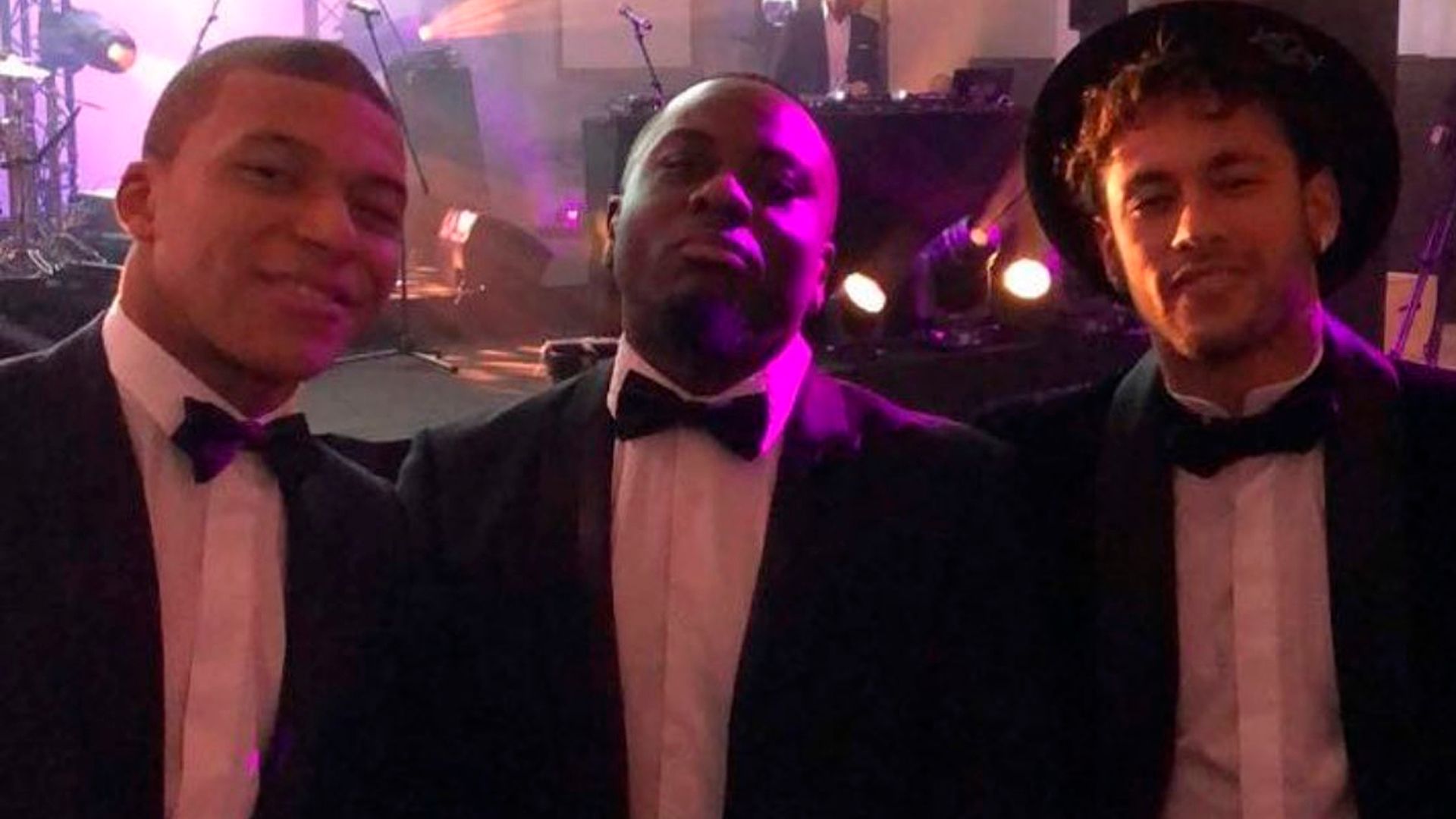 Mbappé e Neymar aniversário 04 02 18