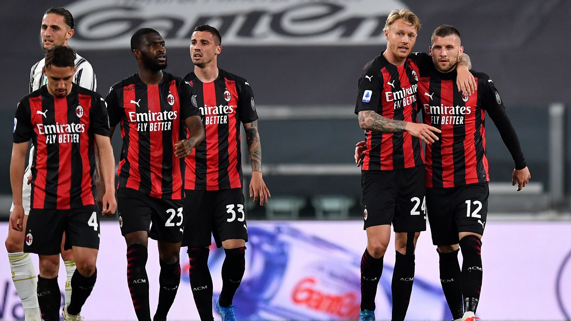 Milan players celebrating Juventus Milan Serie A