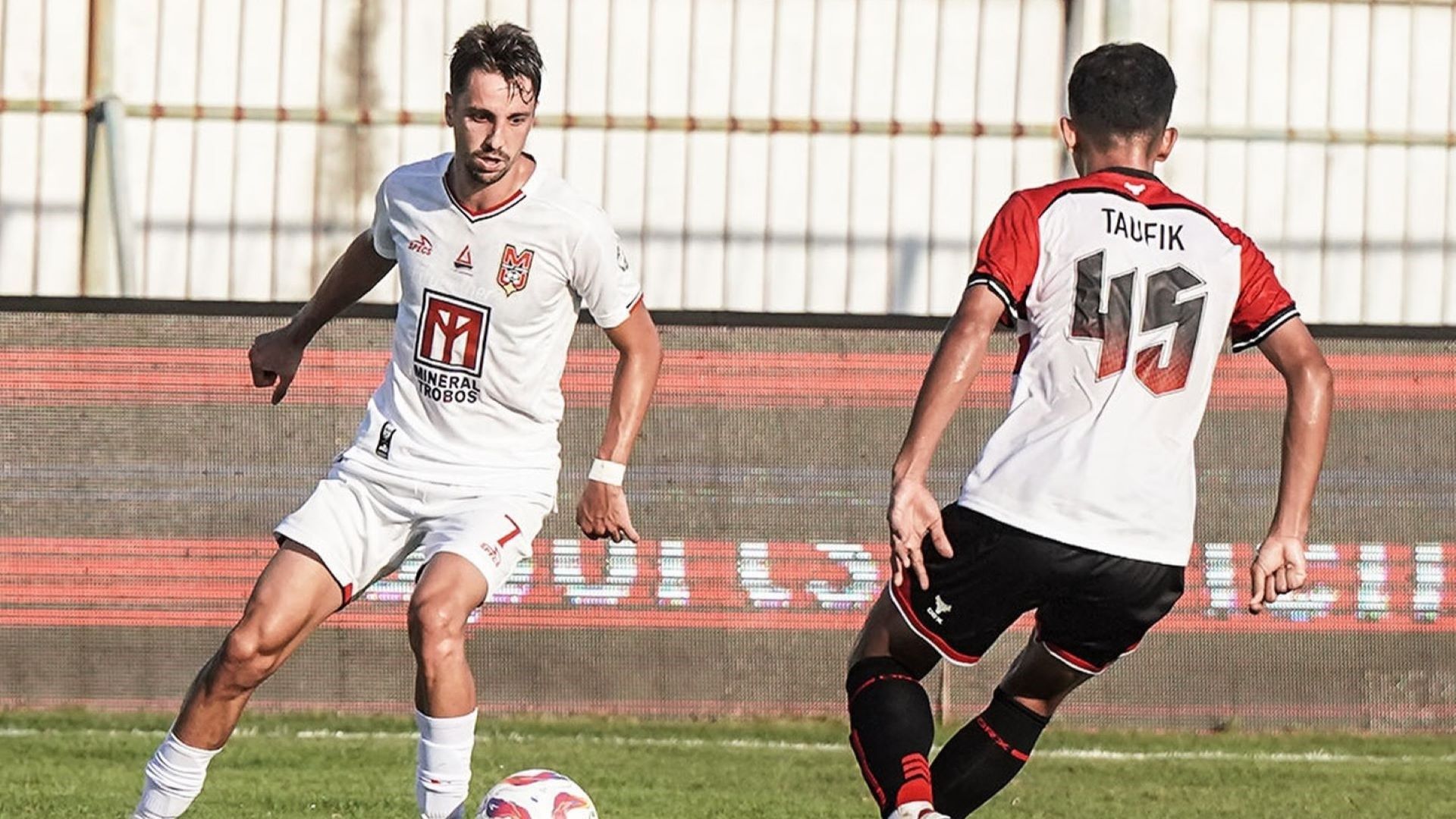 Madura United vs Malut United 10082024