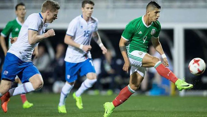 Selección Mexicana Alan Pulido 161117