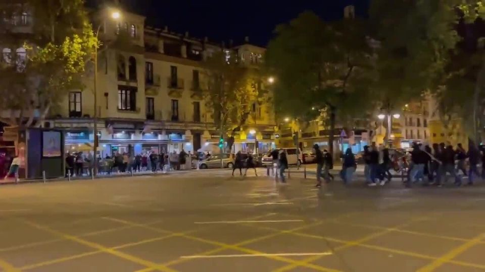 West Ham and Eintracht fans 