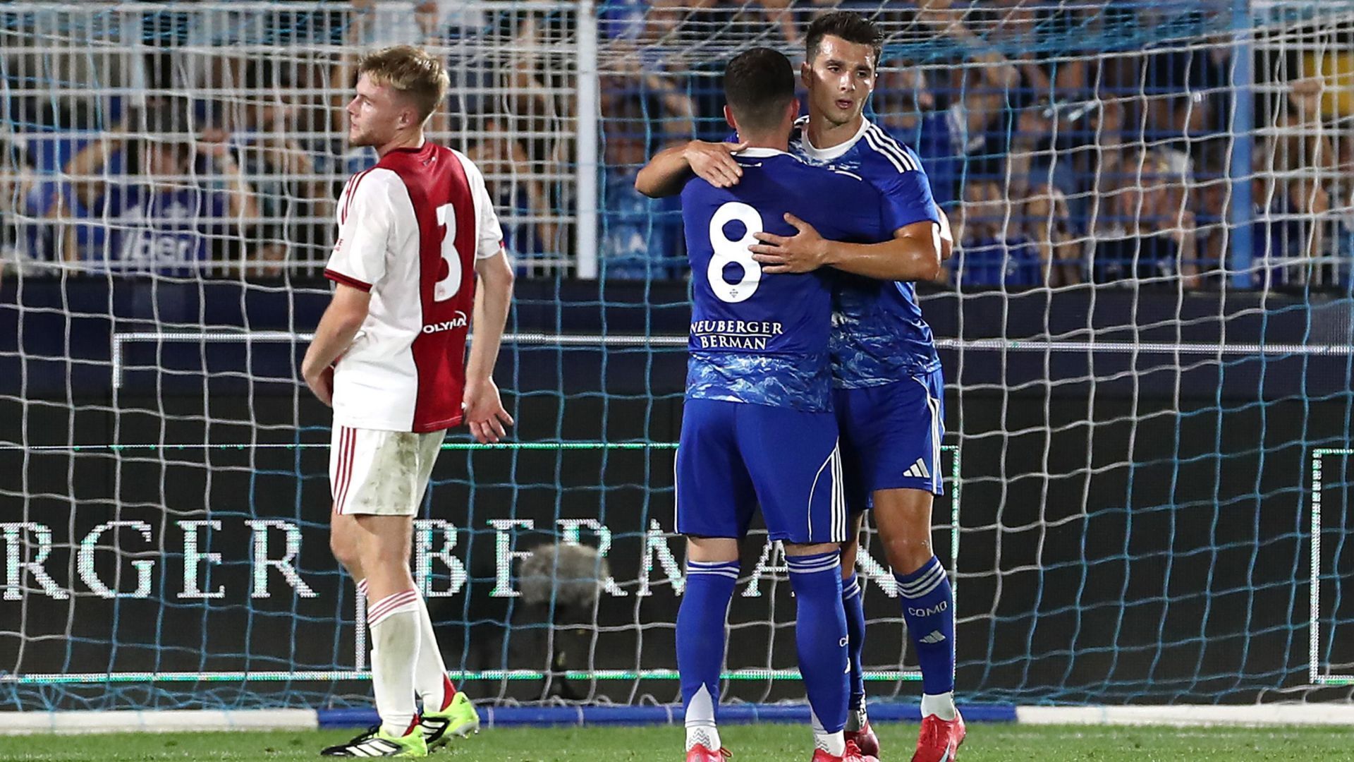 Anastasios Douvikas Como Ajax