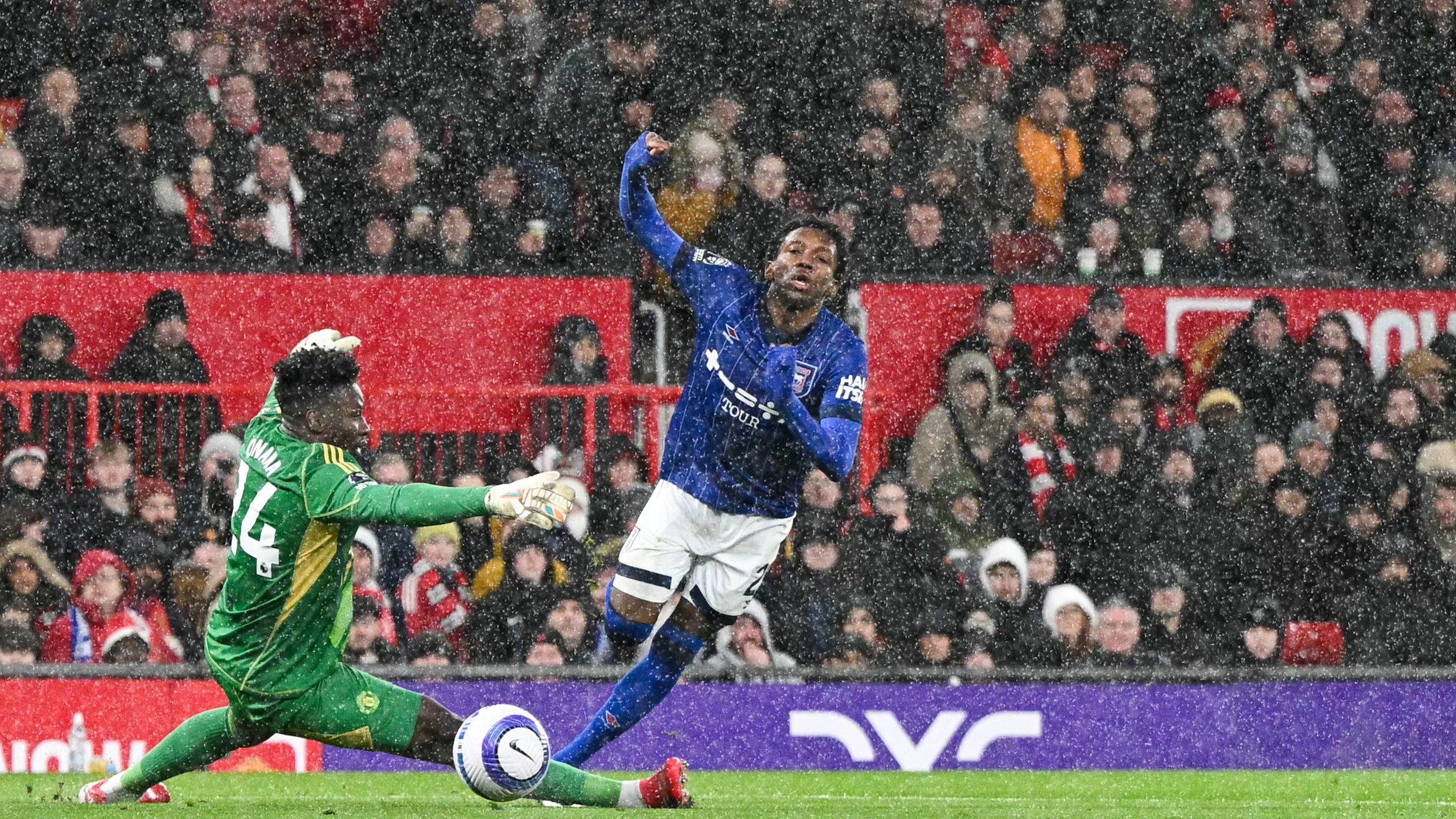 Andre Onana Jaden Philogene