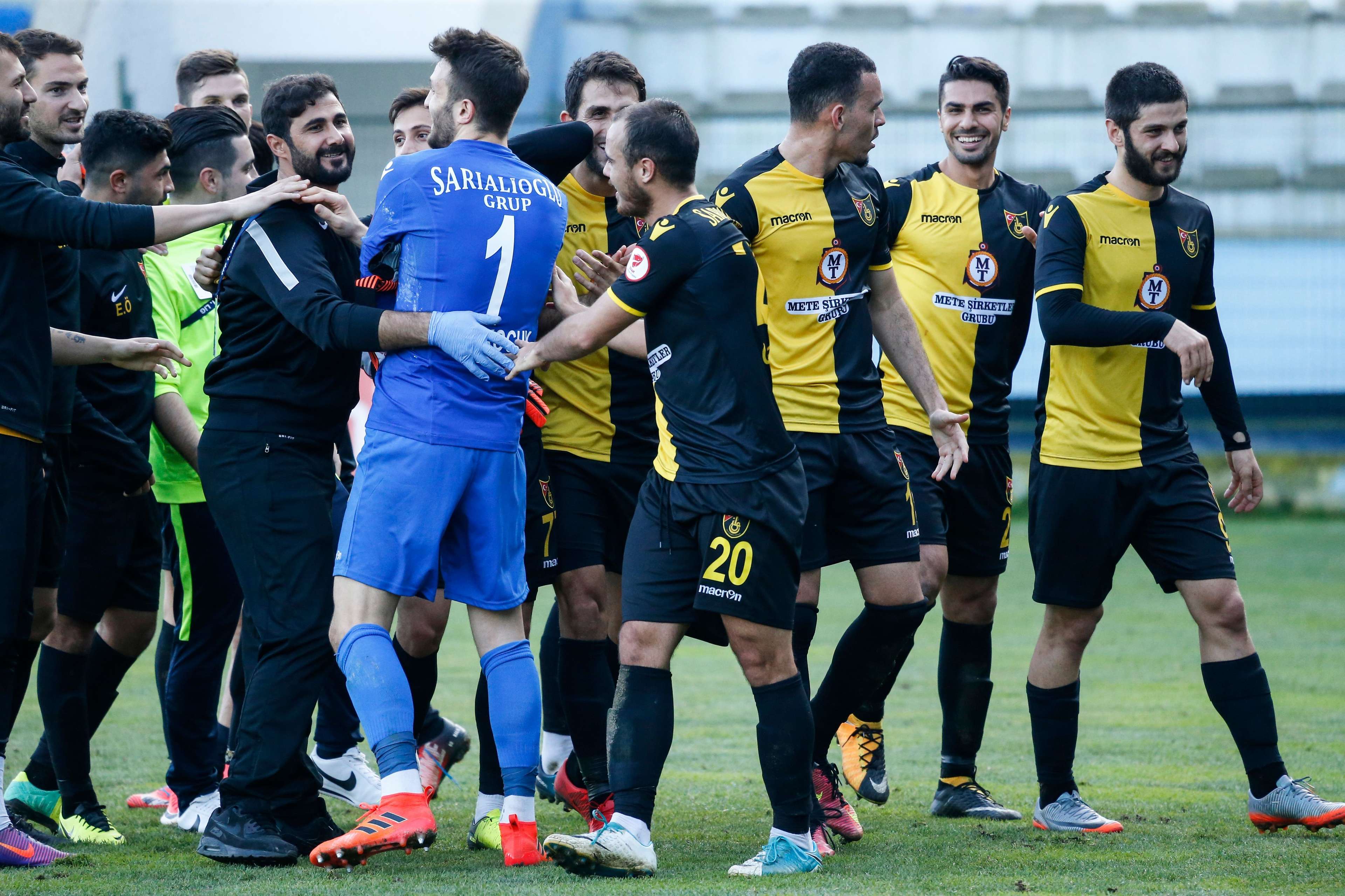 Istanbulspor goal celebration